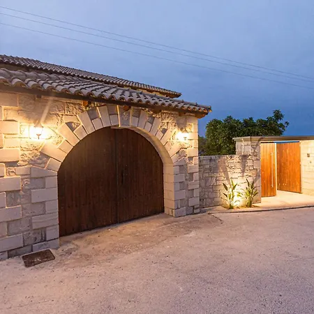 Villa Petra Luxury *